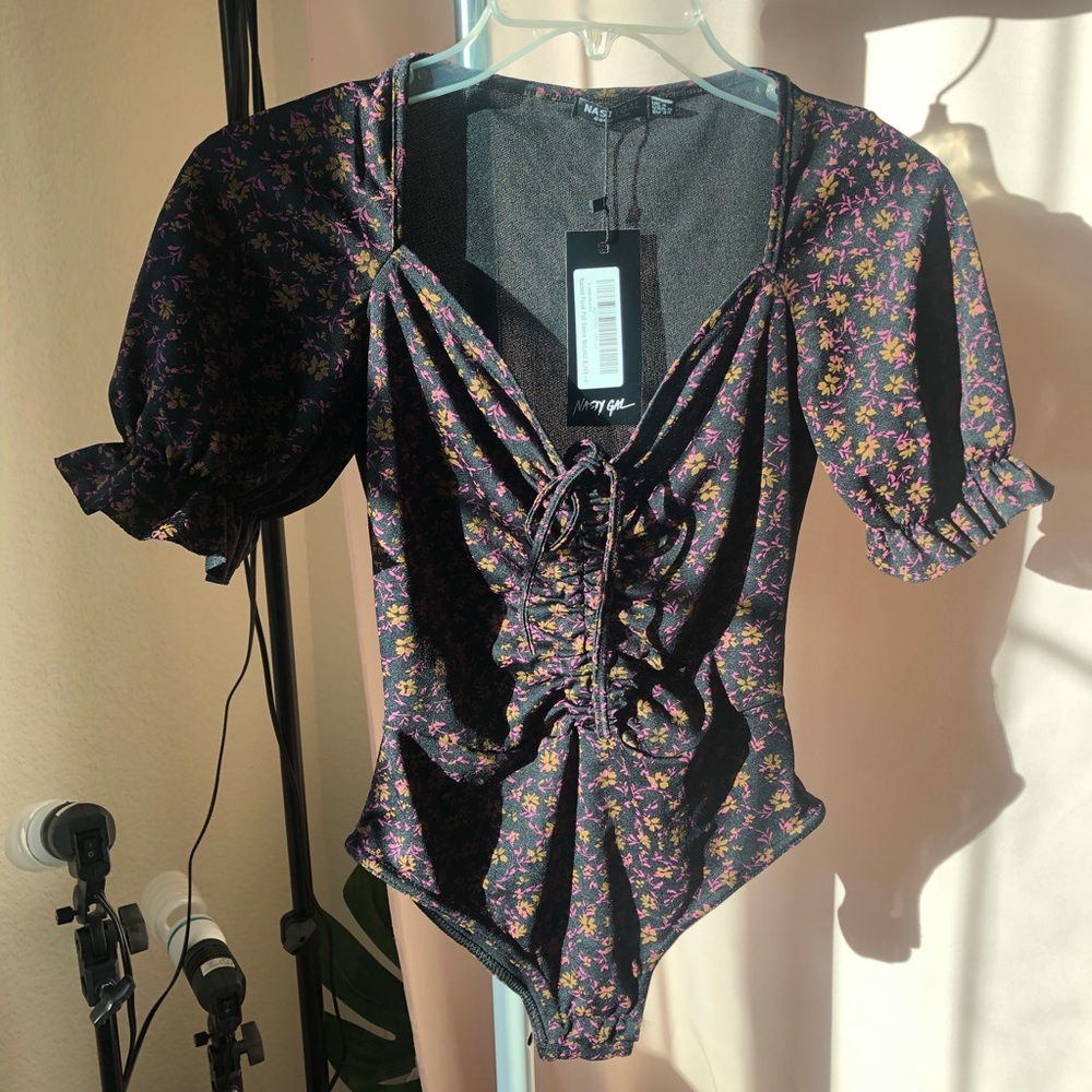 Nasty Gal Floral Bodysuit - Picture 4 of 6